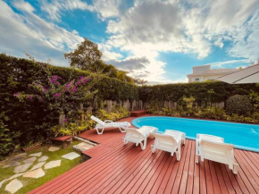 Casa Oásis | Jurerê | 400m do mar | 6 qtos com a/c